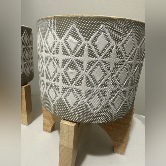 Textured Gray and White Ceramic Pots with Wooden Stands - Set of 2 - Picture 6 of 7